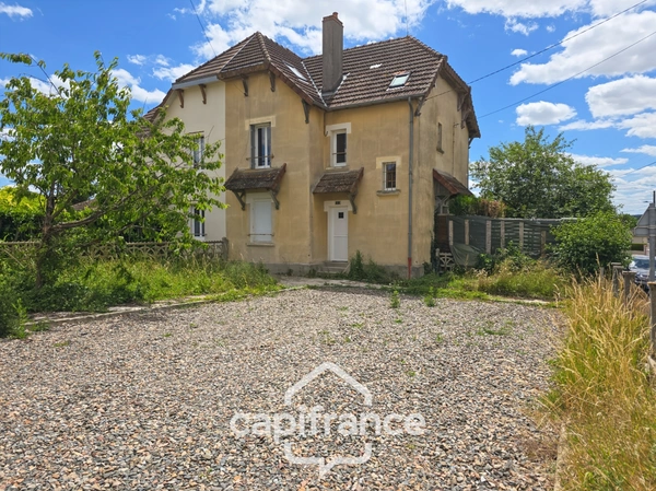 IMPHY (58) - Duplex 75 m² à rénover - Accès privatif, garage et cour 