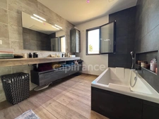 GRAU D'AGDE (34) FOR SALE CONTEMPORARY VILLA P6, HIGH-END SERVICES, NEAR THE SEA, QUIET AREA