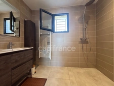 LUNEL (34), SOLD FURNISHED, CONTEMPORARY 4-BEDROOM VILLA, HIGH-END AMENITIES, SWIMMING POOL, QUIET AREA