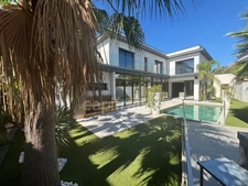 GRAU D'AGDE, VILLA CONTEMPORAINE P7 AVEC DOUBLE GARAGE, PRESTATIONS LUXUEUSES PROCHE MER, SECTEUR CALME