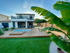 LUNEL (34), SOLD FURNISHED, CONTEMPORARY 4-BEDROOM VILLA, HIGH-END AMENITIES, SWIMMING POOL, QUIET AREA