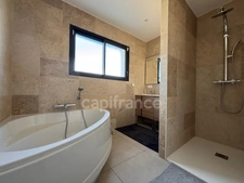 LUNEL (34), SOLD FURNISHED, CONTEMPORARY 4-BEDROOM VILLA, HIGH-END AMENITIES, SWIMMING POOL, QUIET AREA