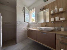 POUSSAN (34), FOR SALE 4-SIDED HOUSE, 6 ROOMS, SURFACE AREA 140 m², LAND 922 m², SWIMMING POOL, GARAGE, UNOBSTRUCTED VIEW, QUIET AREA.