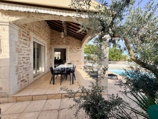 SAINT-BRÈS(34), À VENDRE MAISON PLAIN-PIED P5, SURFACE TOTALE 152 m2, 4 FACES, TERRAIN 931 m2, GARAGE 60 m2, PISCINE