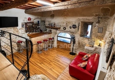 GIGEAN(34), À VENDRE MAISON DE VILLAGE RÉNOVÉE P4, SURFACE TOTALE 126 m2, TERRASSE 10 m2, GARAGE 26 m2, CENTRE VILLE
