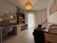 MÈZE(34), À VENDRE T4 SURFACE 94 m2 , VUE ÉTANG DE THAU, BOX FERMÉ, PROCHE PORT ET COMMERCES.