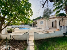 SAINT-BRÈS(34), À VENDRE MAISON PLAIN-PIED P5, SURFACE TOTALE 152 m2, 4 FACES, TERRAIN 931 m2, GARAGE 60 m2, PISCINE