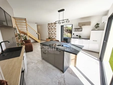 AGDE(34), À VENDRE MAISON CONTEMPORAINE P4 DE 85 m2, TERRAIN 200 m2, GARAGE, SECTEUR CALME