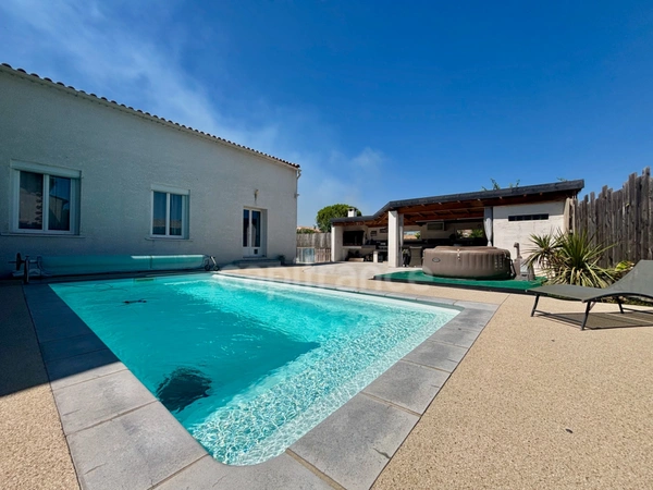 POUSSAN(34), À VENDRE MAISON RÉNOVÉE P4, SURFACE TOTALE 168 m2, TERRAIN 552 m2, GARAGE, PISCINE, SECTEUR CALME