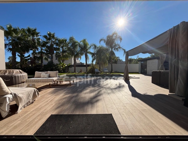 GRAU D'AGDE(34) A VENDRE VILLA CONTEMPORAINE P6, PRESTATIONS HAUT DE GAMME, PROCHE MER, SECTEUR CALME