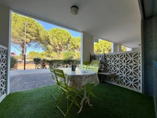 BALARUC-LES-BAINS(34), VENDU MEUBLÉ, STUDIO RÉNOVÉ EN RDC, TERRASSES, DEUX STATIONNEMENTS PRIVÉS, PROCHE DES THERMES