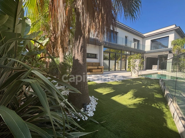 GRAU D'AGDE, VILLA CONTEMPORAINE P7 AVEC DOUBLE GARAGE, PRESTATIONS LUXUEUSES PROCHE MER, SECTEUR CALME