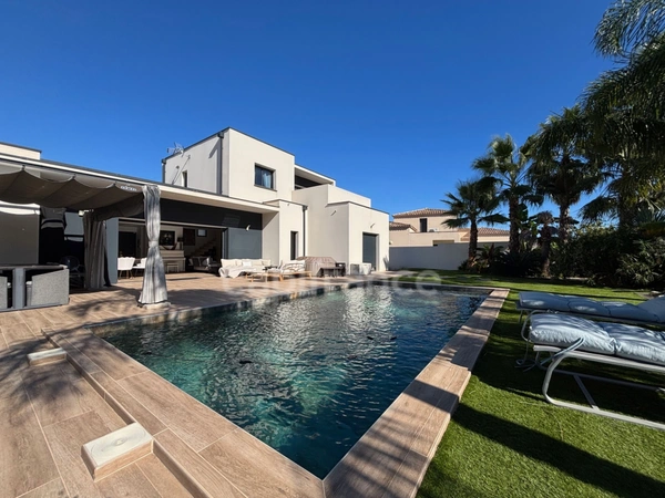 GRAU D'AGDE(34) A VENDRE VILLA CONTEMPORAINE P6, PRESTATIONS HAUT DE GAMME, PROCHE MER, SECTEUR CALME