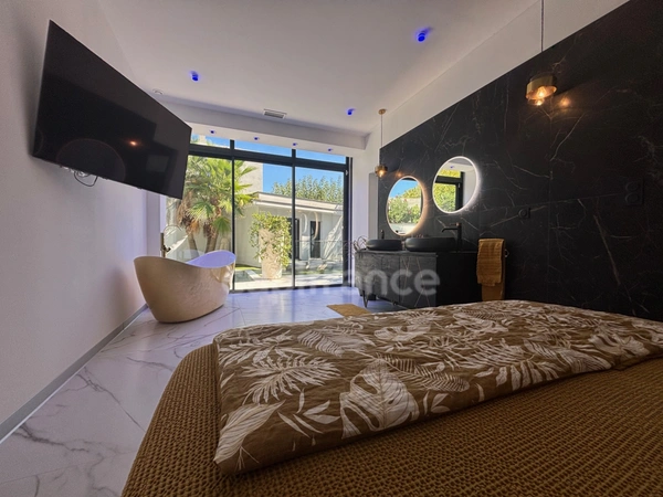 GRAU D'AGDE, VILLA CONTEMPORAINE P7 AVEC DOUBLE GARAGE, PRESTATIONS LUXUEUSES PROCHE MER, SECTEUR CALME