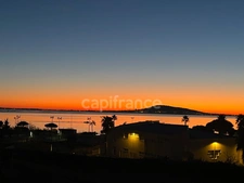MÈZE(34), À VENDRE T4 SURFACE 94 m2 , VUE ÉTANG DE THAU, BOX FERMÉ, PROCHE PORT ET COMMERCES.