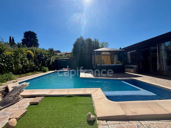 GIGEAN(34), À VENDRE MAISON PLAIN-PIED P5, SURFACE TOTALE 167 m2, TERRAIN 767 m2, T2 INDÉPENDANT, PISCINE, GARAGE