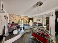 GIGEAN(34), À VENDRE MAISON DE VILLAGE RÉNOVÉE P4, SURFACE TOTALE 126 m2, TERRASSE 10 m2, GARAGE 26 m2, CENTRE VILLE