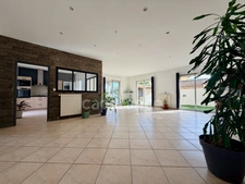 SAINT-BRÈS(34), À VENDRE MAISON PLAIN-PIED P5, SURFACE TOTALE 152 m2, 4 FACES, TERRAIN 931 m2, GARAGE 60 m2, PISCINE