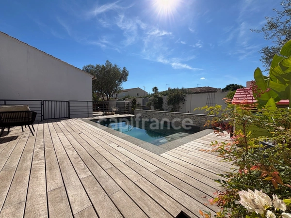 LE CRÈS (34), À VENDRE VILLA P5 DE 160 M², PLAIN-PIED, TERRAIN 500 M², SECTEUR CALME, PROCHE TRAMWAY ET TOUTES COMMODITÉS