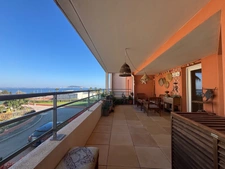 MÈZE(34), À VENDRE T4 SURFACE 94 m2 , VUE ÉTANG DE THAU, BOX FERMÉ, PROCHE PORT ET COMMERCES.