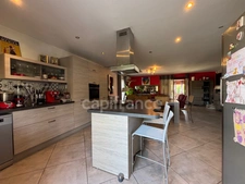 GIGEAN(34), À VENDRE MAISON PLAIN-PIED P5, SURFACE TOTALE 167 m2, TERRAIN 767 m2, T2 INDÉPENDANT, PISCINE, GARAGE