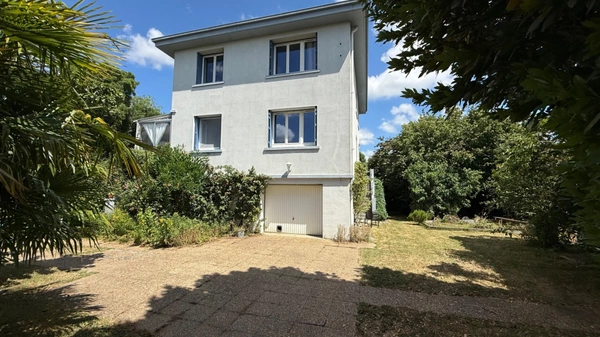 Tarbes Urac Sendère, proche centre  écoles et commerces belle maison  de 200 m² 5 chambres, dépendances, vue Pyrénées - Terrain de 1 347,00 m² 
