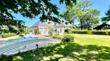 15 minutes from Tarbes, traditional house on beautiful wooded grounds.
