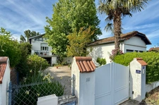 Tarbes, village périphérique, Exclusivité belle maison en viager occupé par dame de 82ans, 105 M2 habitables, grand garage, annexe sur 845M2 de terrain.