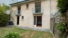 Tarbes centre ville proche commerces ,maison de ville 120M2 habitables, avec 4 chambres, Garage, terrain sans vis à vis