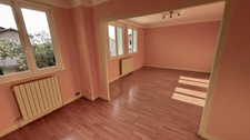 Tarbes .Maison six pièces sur deux niveaux divisible en deux appartements.