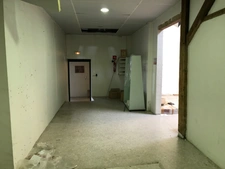  TARBES quartier Arsenal Ateliers et Bureaux de 300M2 avec 4 places de parking.