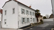 Tarbes périphérie, village dynamique Maison de village à rénover idéale grande famille ou investisseurs.