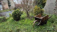 Tarbes périphérie, village dynamique Maison de village à rénover idéale grande famille ou investisseurs.