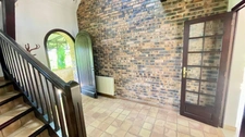 15 minutes from Tarbes, traditional house on beautiful wooded grounds.