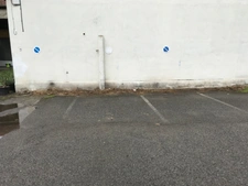  TARBES quartier Arsenal Ateliers et Bureaux de 300M2 avec 4 places de parking.