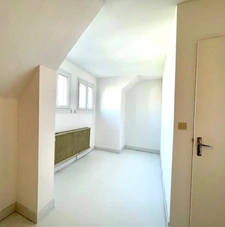QUARTIER PAVILLIONNAIRE - MAISON FAMILIALE DE 4 CHAMBRES sur 3 niveaux, dans un secteur calme.