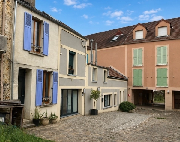 Charmante maison de ville. À deux pas de la gare.