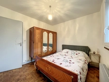 QUARTIER PAVILLIONNAIRE - MAISON FAMILIALE DE 4 CHAMBRES sur 3 niveaux, dans un secteur calme.