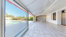 Dpt Charente Maritime (17), à vendre ECHILLAIS maison de caractère d’une surface habitable de 179 M2 , local professionnel, garage fermé privatif,  le tout sur un terrain clos de 616 M2 