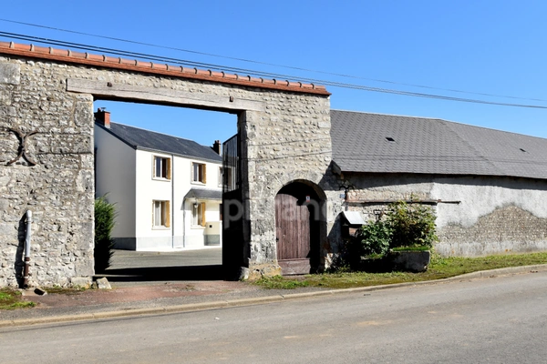 Grande maison (170 m², 11 pièces) Salle de reception (115 m²) Grand hangar (350 m²) à vendre TIVERNON (45)