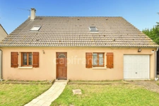 Maison familiale avec 5 chambres, jardin et garage, Boisseaux 45 
