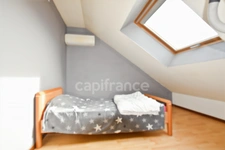 Maison familiale 7 chambres – Calme, vue sur les champs et vie de plain-pied possible.