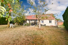 Maison familiale 7 chambres – Calme, vue sur les champs et vie de plain-pied possible.