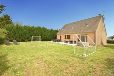 Maison familiale avec 5 chambres, jardin et garage, Boisseaux 45 