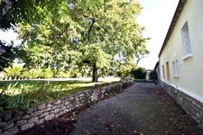 Grande maison (170 m², 11 pièces) Salle de reception (115 m²) Grand hangar (350 m²) à vendre TIVERNON (45)