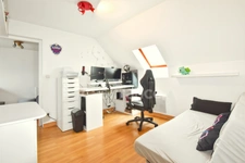 Maison familiale avec 5 chambres, jardin et garage, Boisseaux 45 