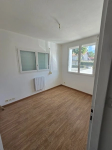 Appartement à vendre 3 pièces, grande terrasse, cave, 200 m mer  LA TREMBLADE (17)