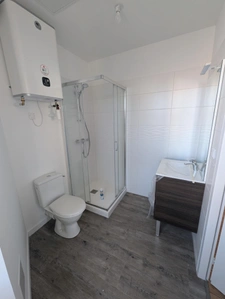 Appartement remis à neuf à louer 2 pièces dont 1 chambre.  42 m²  FONTENAY LE COMTE (85)