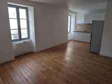 Appartement remis à neuf à louer 2 pièces dont 1 chambre.  47 m²  FONTENAY LE COMTE (85)