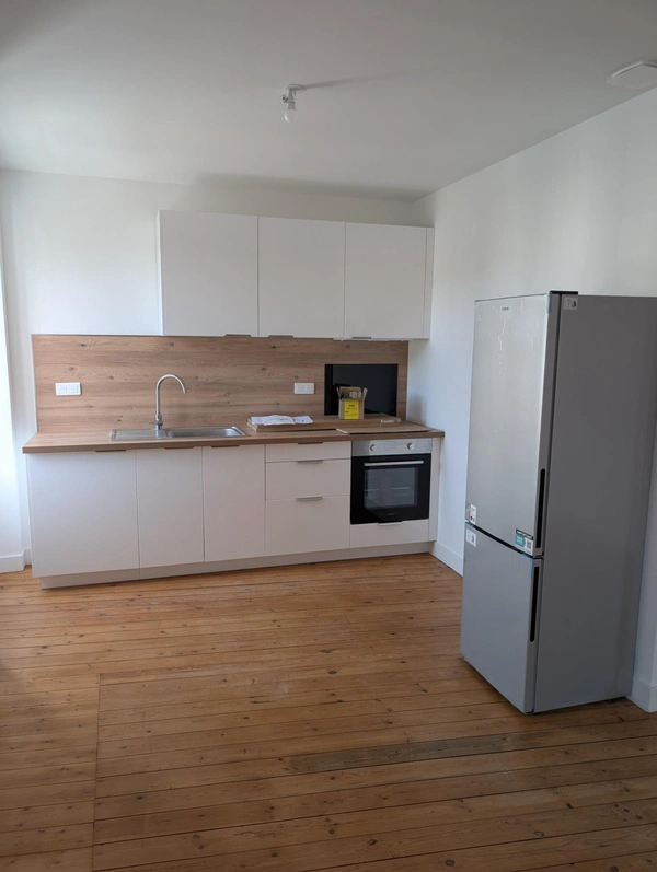 Appartement remis à neuf à louer 2 pièces dont 1 chambre.  47 m²  FONTENAY LE COMTE (85)